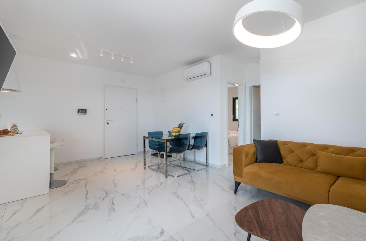 Lavender Tree - Luxury Apartments Trogir Eksteriør billede